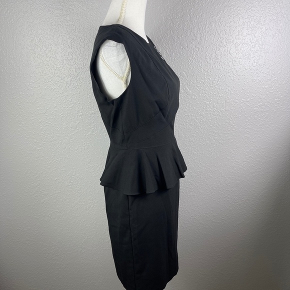 NWT Allen B - Black sheath Dress with brooch detail size 6 - Picture 8 of 12